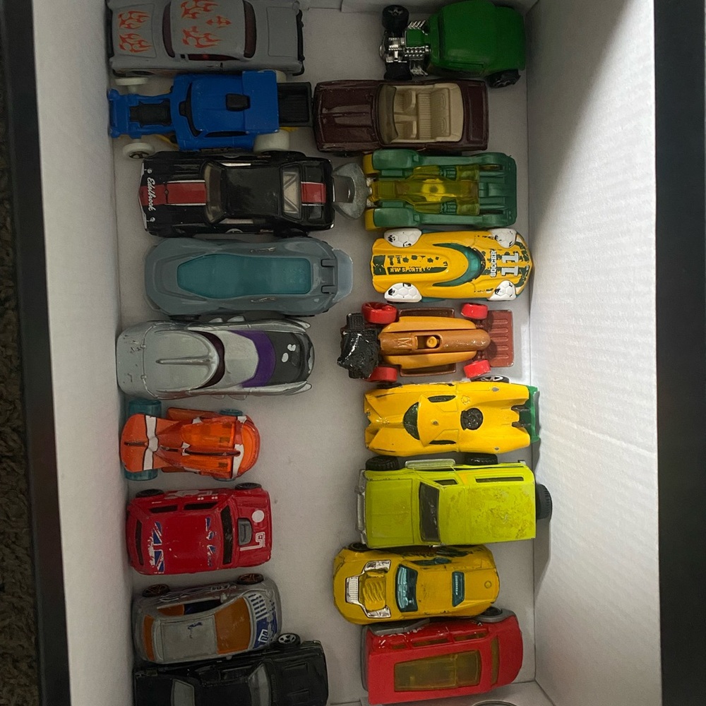 18 car toy box.